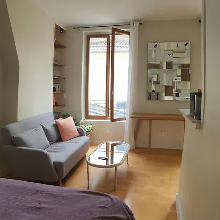 Appartamento Calme Et Ensoleille Entierement Renove